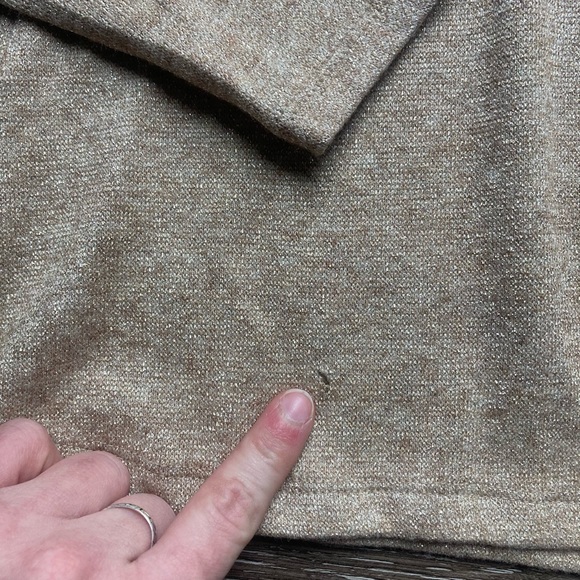 Banana Republic Gold Keyhole Sweater Size XL - Picture 6 of 7